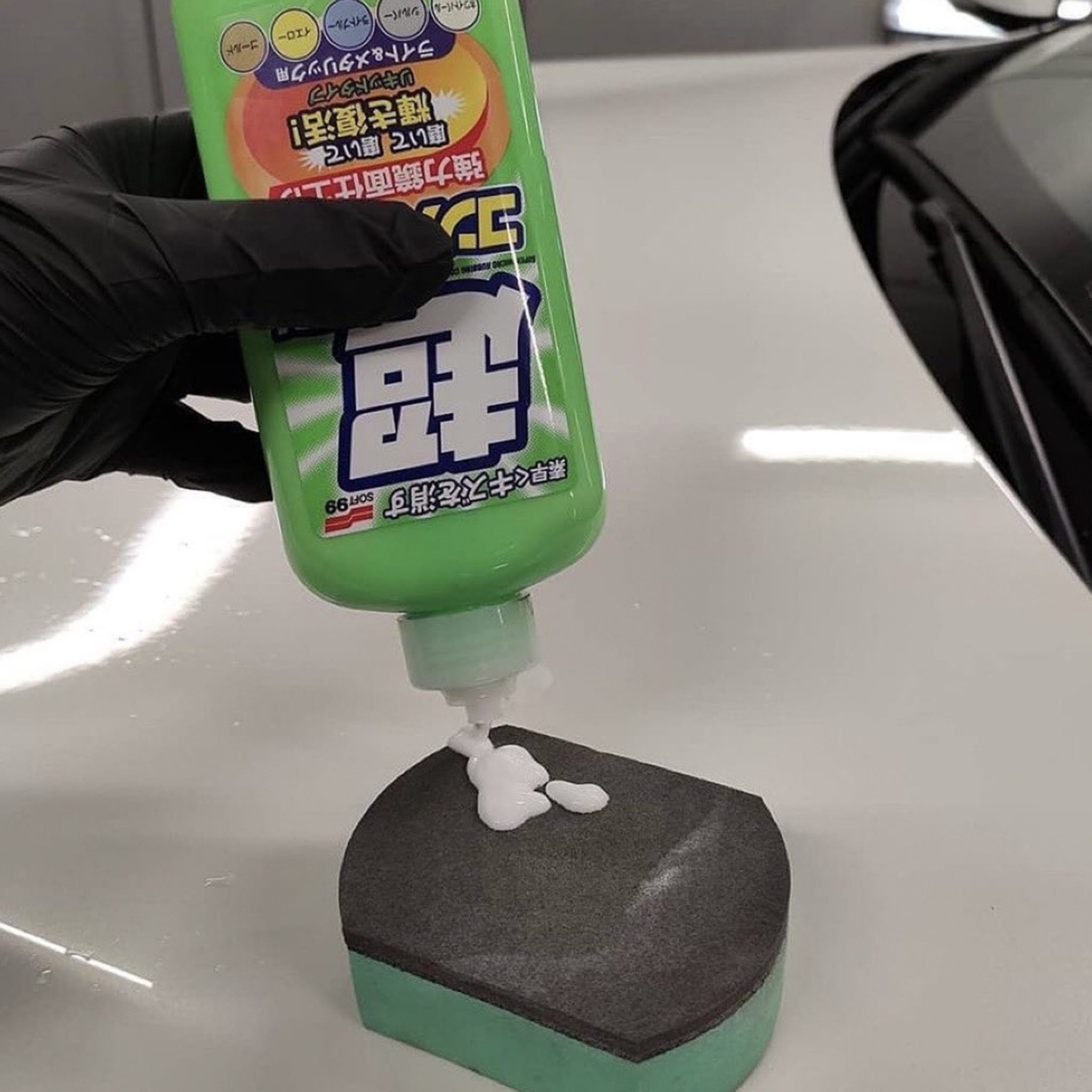 Soft99 micro liquid compound light do usuwania zacieków po wodzie jasne lakiery i metallic 250ml gąbka gratis - obrazek 4