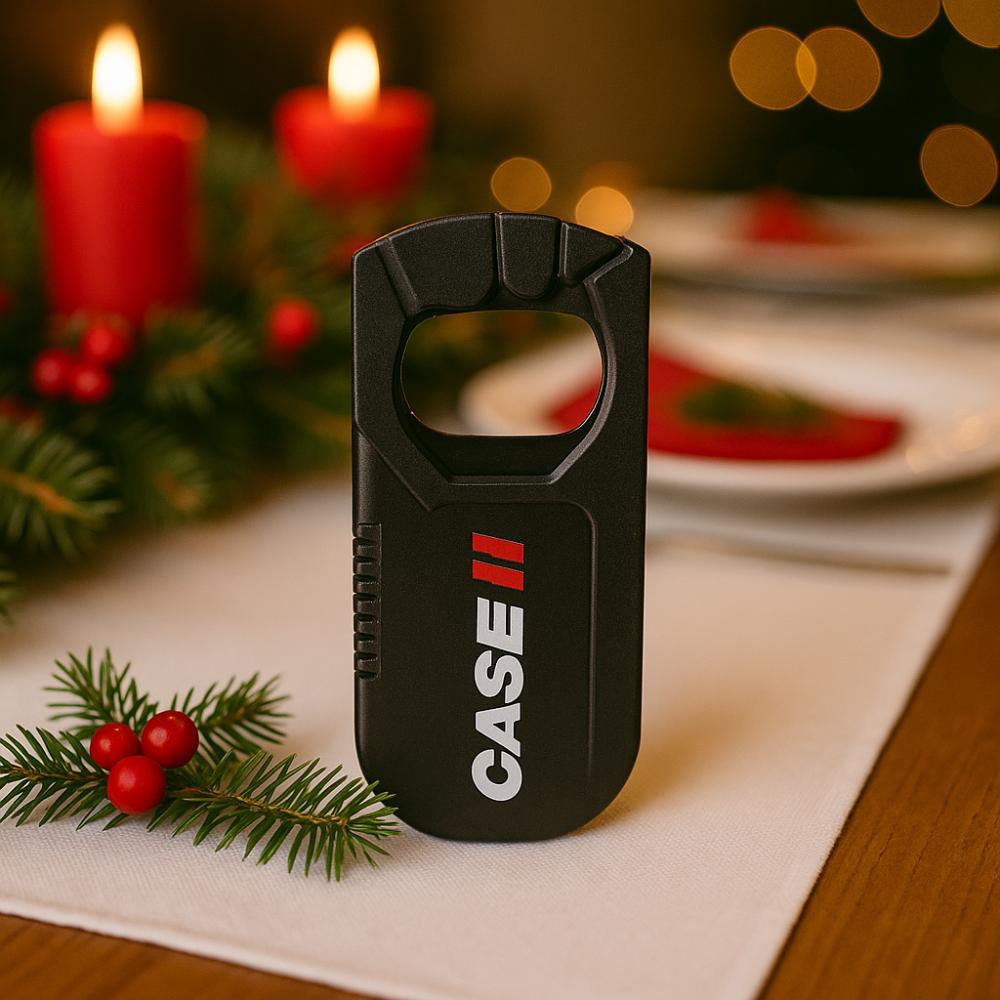 ŚWIĄTECZNY ZESTAW PREZENTOWY DLA ROLNIKA CASE IH - KUFEL+CZAPKA ZIMOWA+BRELOK+OKULARY+OTWIERACZ - obrazek 6