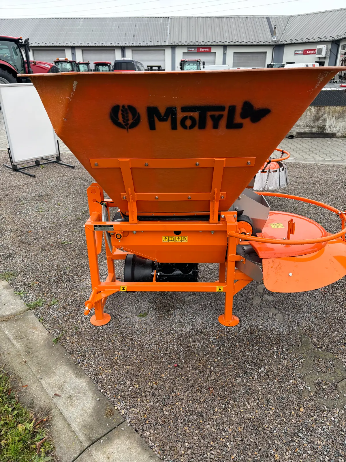 Posypywarka komunalna Motyl 400L do soli i piasku - obrazek 7