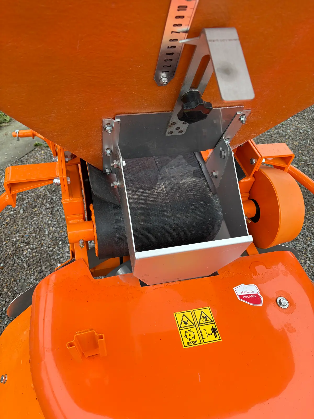 Posypywarka komunalna Motyl 400L do soli i piasku - obrazek 4