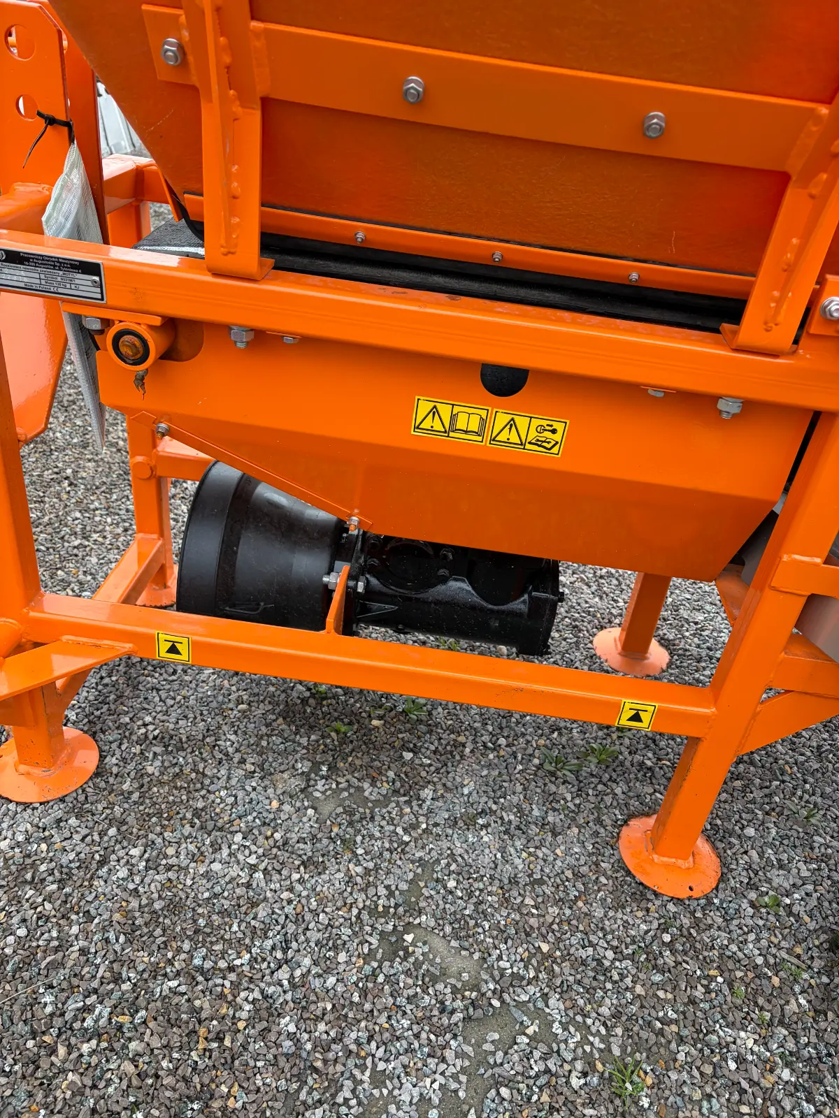 Posypywarka komunalna Motyl 400L do soli i piasku przystawka komunalna - obrazek 8