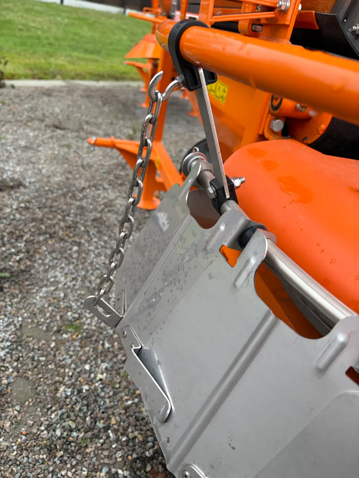 Posypywarka komunalna Motyl 400L do soli i piasku przystawka komunalna - obrazek 10